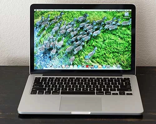 مک بوک پرو ریتینا i7 n3 ram 16 ssd256 استوک شو روم بدون کارکرد با 12 ماه گارانتی macbook pro
