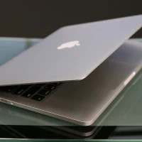 مک بوک پرو ریتینا i7 n3 ram 16 ssd256 استوک شو روم بدون کارکرد با 12 ماه گارانتی macbook pro